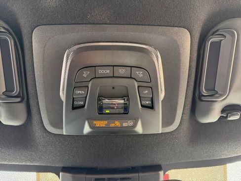 Certified 2025 Toyota Corolla SE image 24