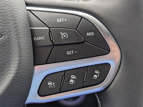 New 2026 Chrysler Pacifica Select FWD image 15