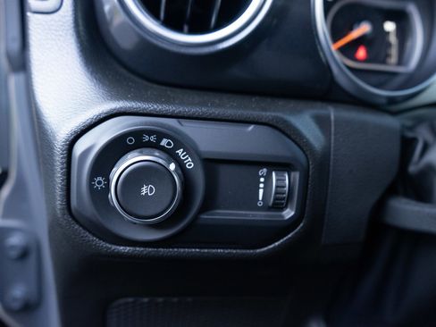 Used 2023 Jeep Wrangler Unlimited Sahara image 16