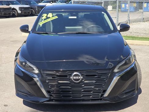 Used 2024 Nissan Altima 2.5 SV w/ SV Premium Package FWD image 10