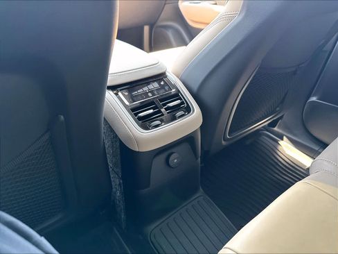 New 2026 Volvo XC90 T8 Ultra w/ Protection Package AWD/4WD image 16
