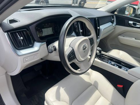 Used 2018 Volvo XC60 T6 Momentum w/ Convenience Package AWD/4WD image 15