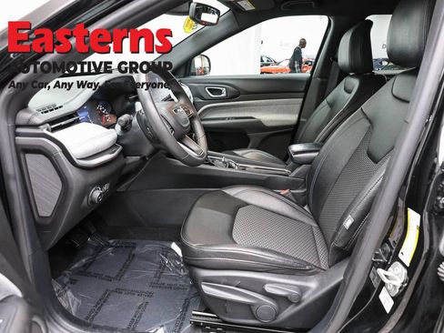 Used 2024 Jeep Compass Latitude AWD/4WD image 13