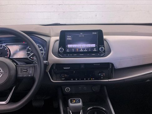 Certified 2021 Nissan Rogue SV image 5