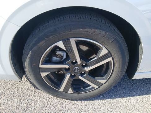 Used 2024 Nissan Sentra SV FWD image 3