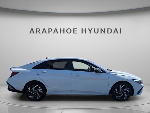 Used 2025 Hyundai Elantra Sport FWD image 5