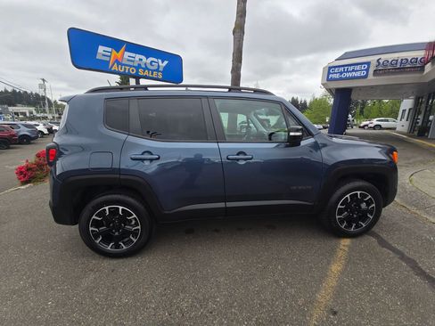 Used 2023 Jeep Renegade Latitude AWD/4WD image 8