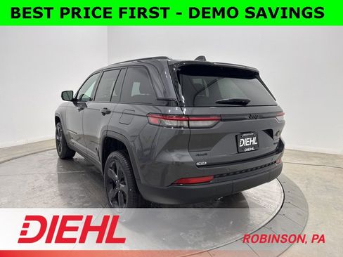 New 2025 Jeep Grand Cherokee Limited w/ Black Appearance Package image 5