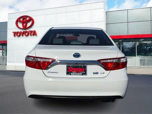 Used 2017 Toyota Camry LE image 5