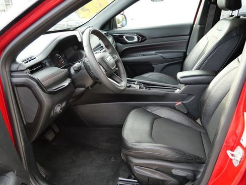 Used 2024 Jeep Compass Trailhawk image 10