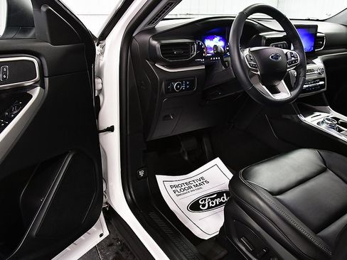 Used 2023 Ford Explorer XLT w/ Equipment Group 202A image 17