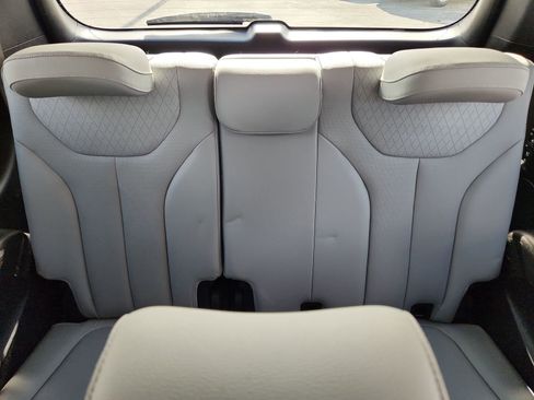 Used 2022 Hyundai Palisade SEL w/ 8P Bench Seat Package image 17