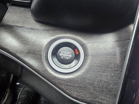 Used 2023 Jeep Grand Cherokee Limited image 27