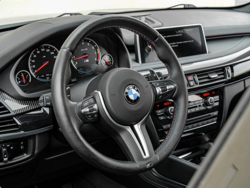Used 2015 BMW X5 M image 15