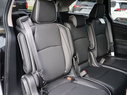New 2026 Honda Odyssey Touring image 7
