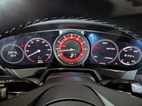 Used 2024 Porsche 911 Carrera 4 image 11