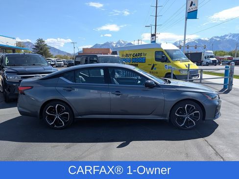 Used 2025 Nissan Altima 2.5 SR w/ SR Premium Package FWD image 2
