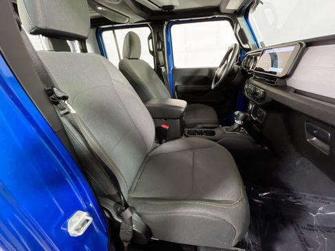 Used 2024 Jeep Gladiator Sport image 24