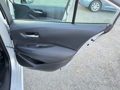 Used 2021 Toyota Corolla LE image 34
