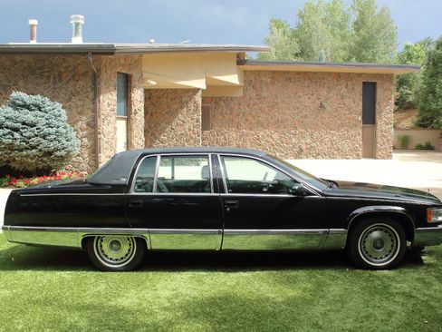 Used 1996 Cadillac Fleetwood Brougham RWD image 17