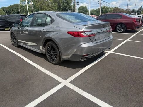 Used 2025 Toyota Camry SE AWD/4WD image 4