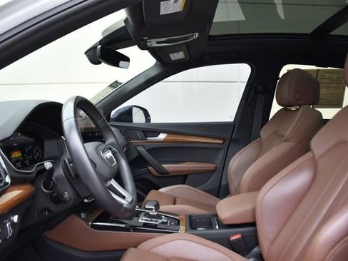 Used 2021 Audi Q5 e Prestige w/ Prestige Package image 19