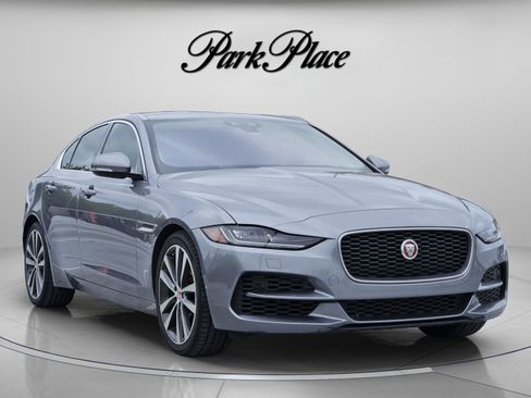 Used 2020 Jaguar XE S RWD image 8