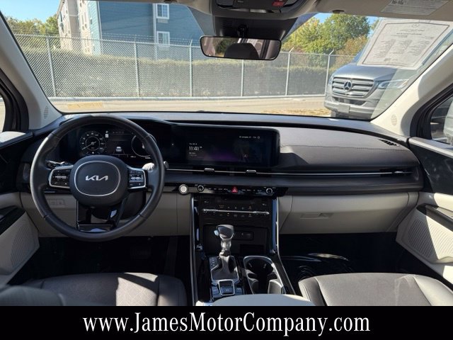 Used 2024 Kia Carnival SX FWD image 16