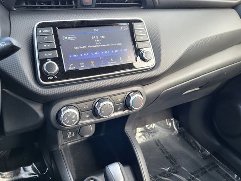 Used 2023 Nissan Kicks S image 11