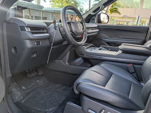 New 2026 Lincoln Navigator L Reserve AWD/4WD image 12