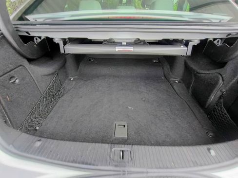 Used 2013 Mercedes-Benz E 350 Sedan image 74