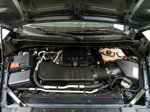 Used 2020 Chevrolet Silverado 1500 Custom w/ Custom Value Package image 3