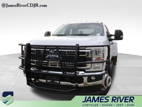 Used 2023 Ford F350 XLT AWD/4WD image 4