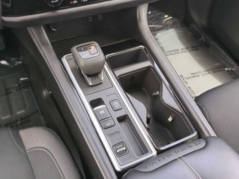 Used 2022 Nissan Pathfinder SV FWD image 18
