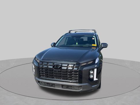 Used 2023 Hyundai Palisade Limited FWD image 2