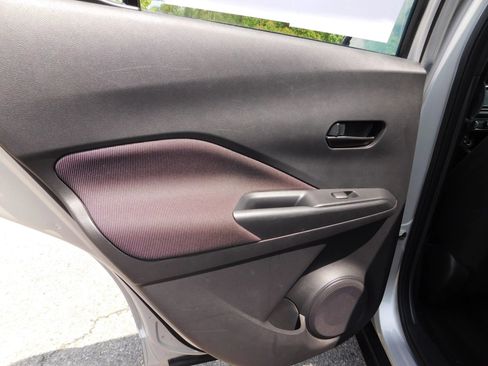 Used 2020 Nissan Kicks S FWD image 8