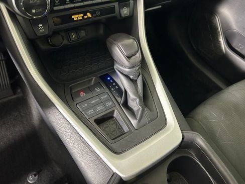 Used 2021 Toyota RAV4 XLE w/ Convenience Package AWD/4WD image 19