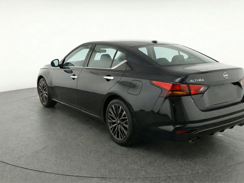 Used 2025 Nissan Altima 2.5 SV FWD image 6