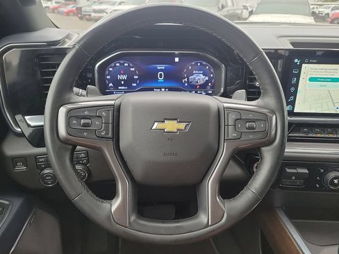 Used 2024 Chevrolet Silverado 1500 High Country AWD/4WD image 19