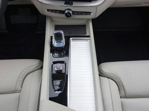New 2026 Volvo XC60 B5 Ultra w/ Protection Package Premier AWD/4WD image 14
