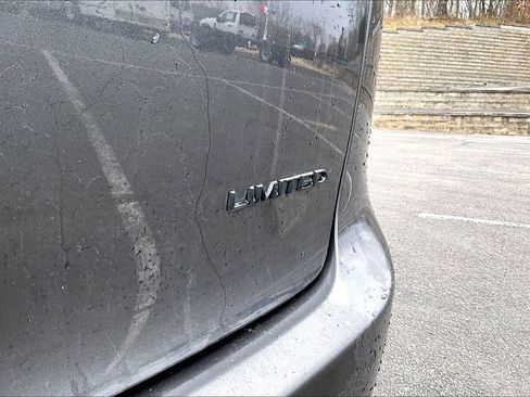 Used 2020 Chrysler Pacifica Limited w/ Advanced Safetytec Group image 7