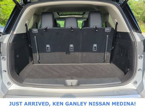 Used 2023 Nissan Pathfinder Platinum AWD/4WD image 19