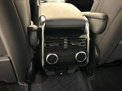 Used 2023 Land Rover Range Rover SE AWD/4WD image 17