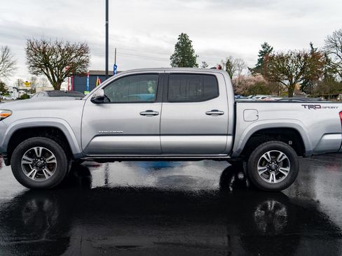 Used 2016 Toyota Tacoma TRD Sport w/ Premium & Technology Package RWD image 14