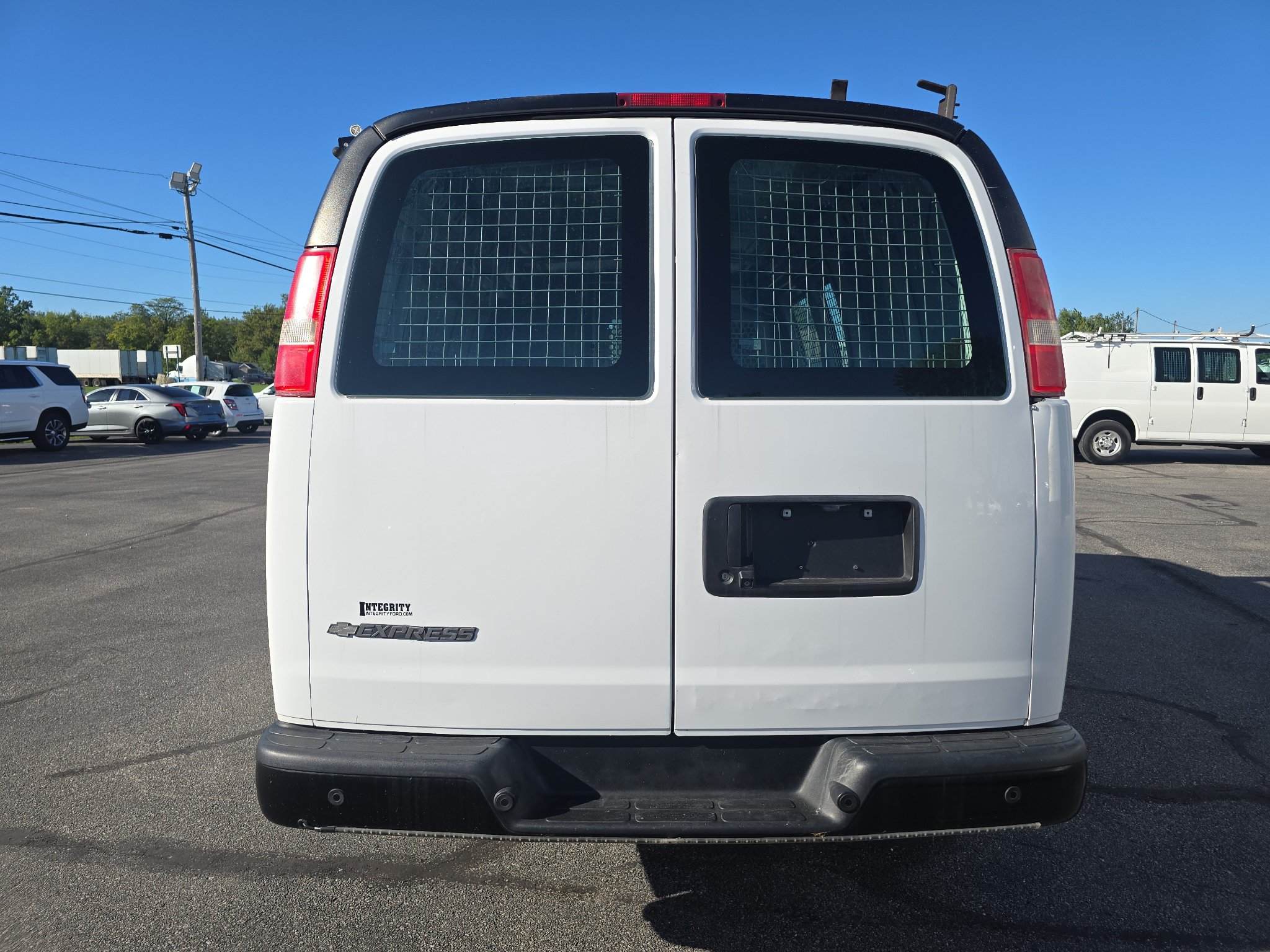Used 2017 Chevrolet Express 2500 RWD image 7