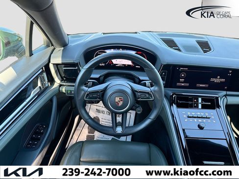Used 2025 Porsche Panamera 4 image 17