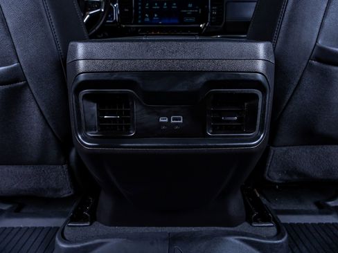 Used 2024 Chevrolet Silverado 1500 LT Trail Boss w/ LT Trail Boss Premium Package AWD/4WD image 33