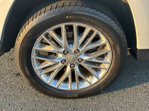 Used 2018 Jeep Grand Cherokee Summit AWD/4WD image 31