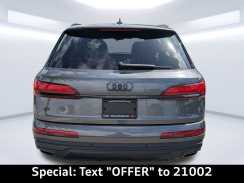 Certified 2025 Audi Q7 2.0T Premium w/ Convenience Plus Package image 3