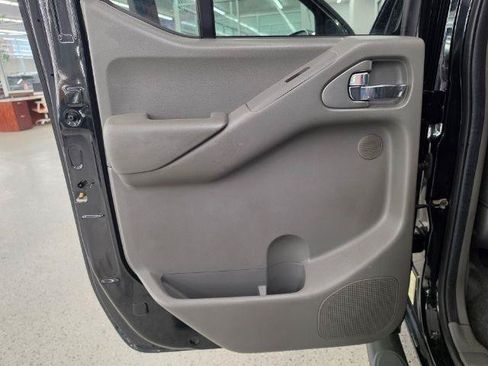 Used 2019 Nissan Frontier SL AWD/4WD image 34
